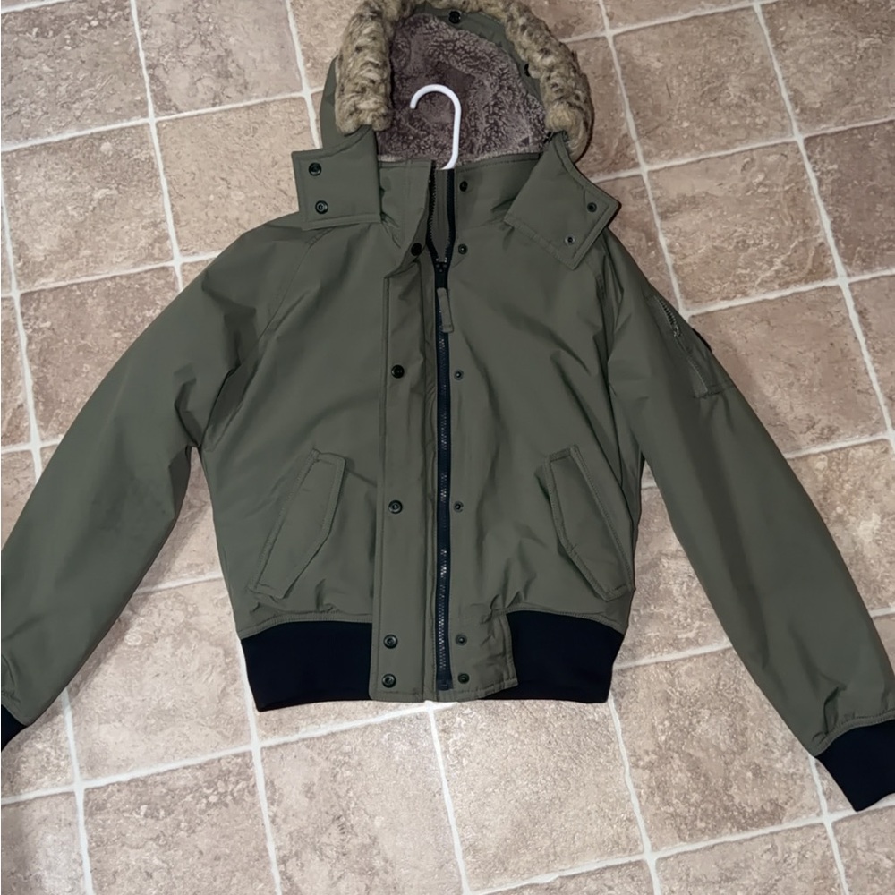 Hollister Women’s Hooded Puffer Jacket